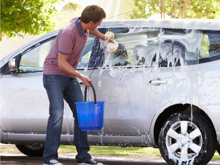 Cleaning car tips