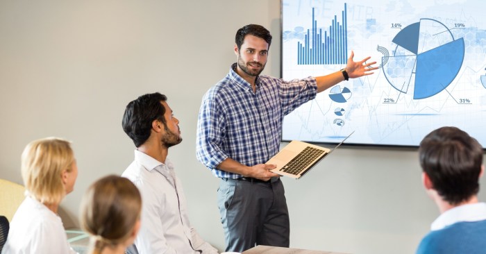 How to Give a Presentation: 10 Tips for Public Speaking