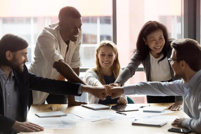 How to Network: 8 Tips for Building Professional Relationships