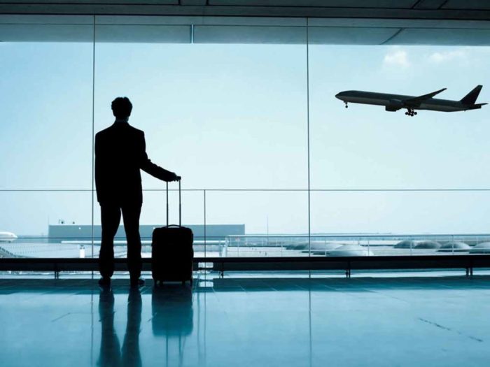 How to Deal with Travel Delays: 8 Tips for Staying Calm and Collected