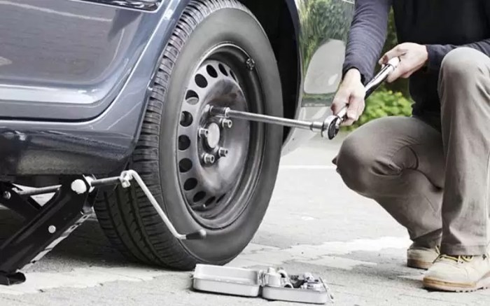 How to Change a Flat Tire