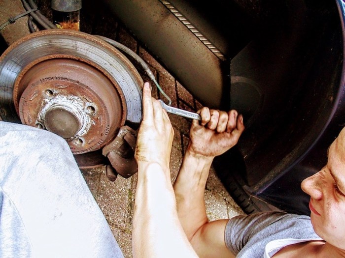 How to Avoid Getting Ripped Off by a Mechanic