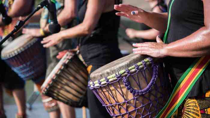 How to Play the Drums: 8 Basic Drumming Techniques